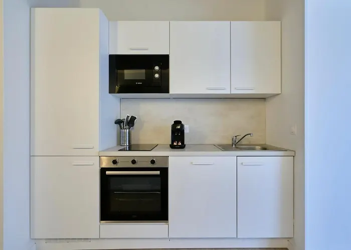 Appartement Deux Chambres&deux Salles De Bain *