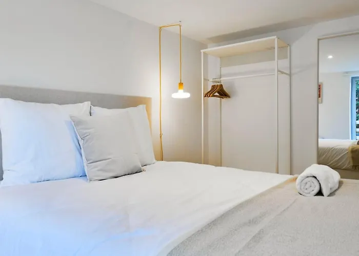 Deux Chambres&deux Salles De Bain Appartement *