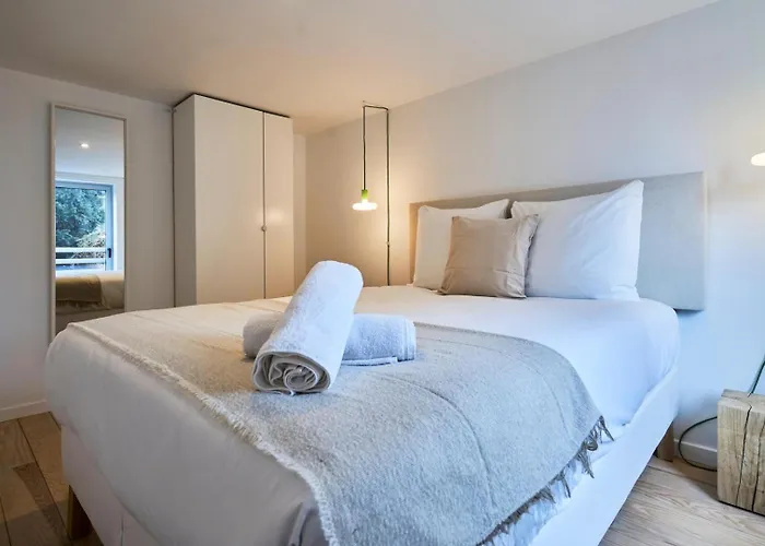 Deux Chambres&deux Salles De Bain *